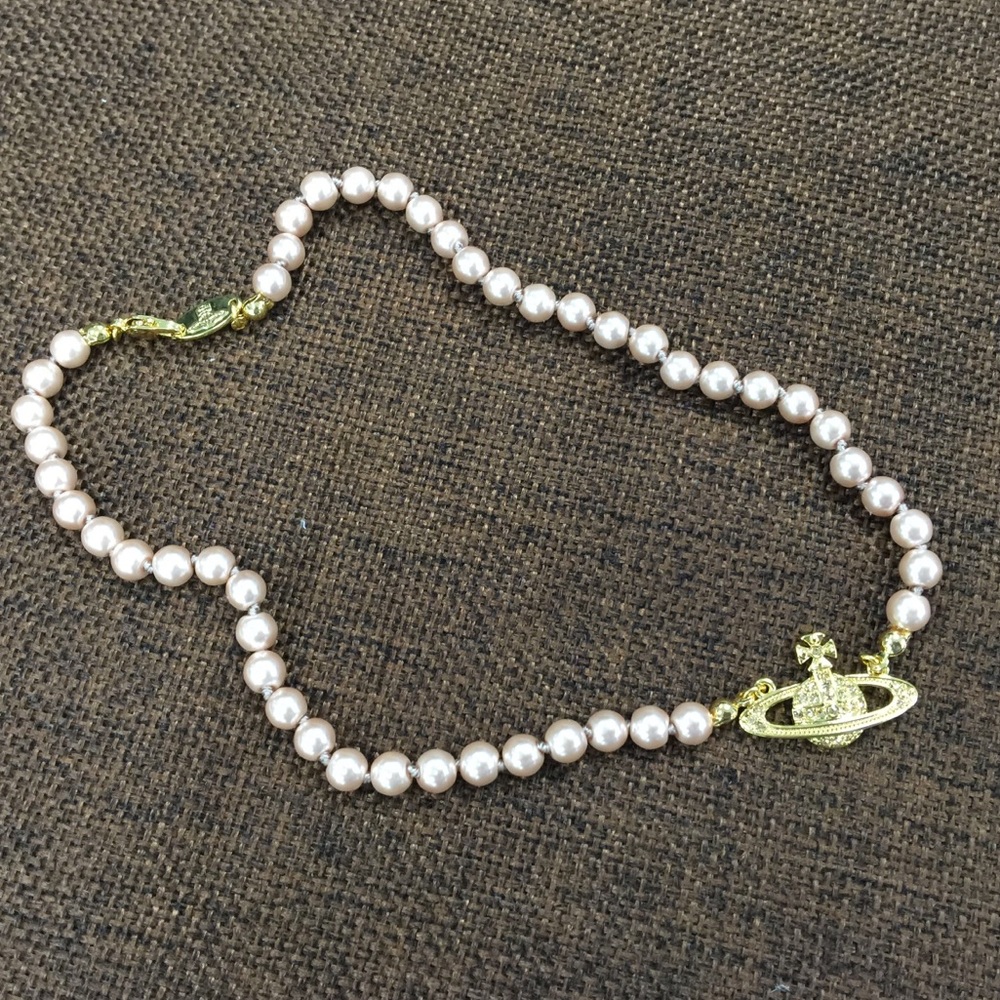 Women’s vivienne Westwood necklace